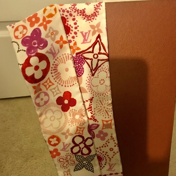 *SOLD* 100%AUTHENTIC Louis Vuitton silk bandeau - Picture 5 of 5